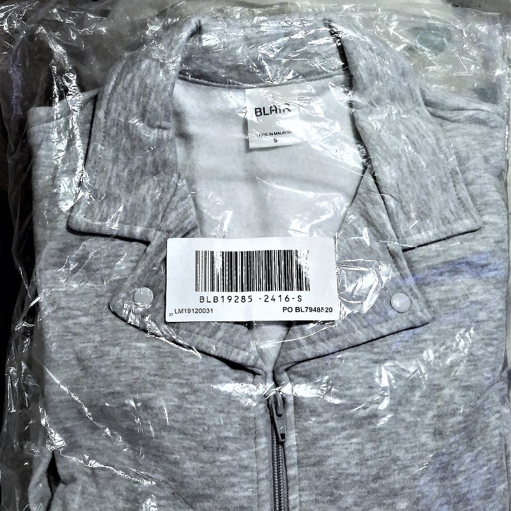 NEW BLAIR GRAY SWEATSHIRT ZIPPER FRONT SIZE SMALL